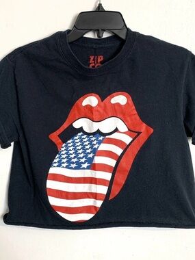 Zip Code Tour Women’s cropped KISS Black Graphic American Flag Tongue SIZE S